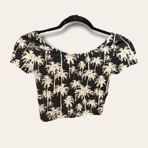 H&M Divided Black and White Tropical Print Crop Top